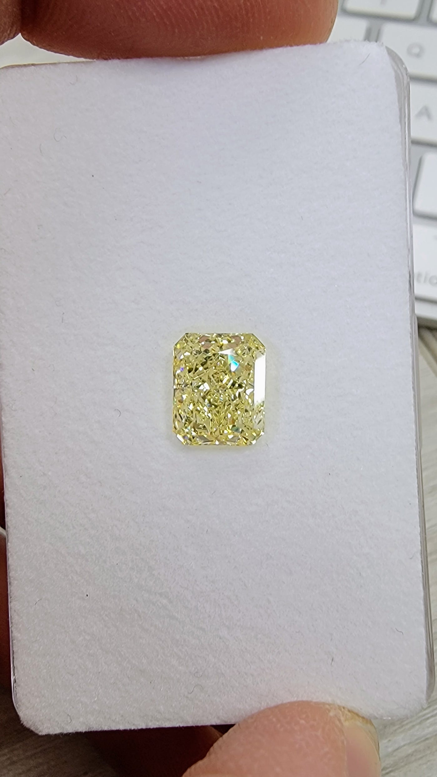 3.02ct Fancy Light Yellow Elongated Radiants SI1 GIA