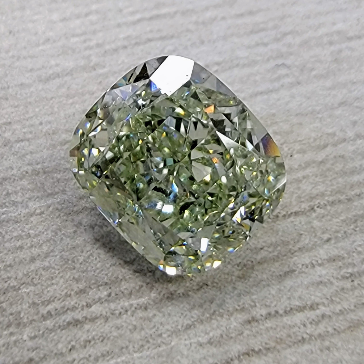 2.51ct Fancy Yellowish Green Cushion VS1 GIA