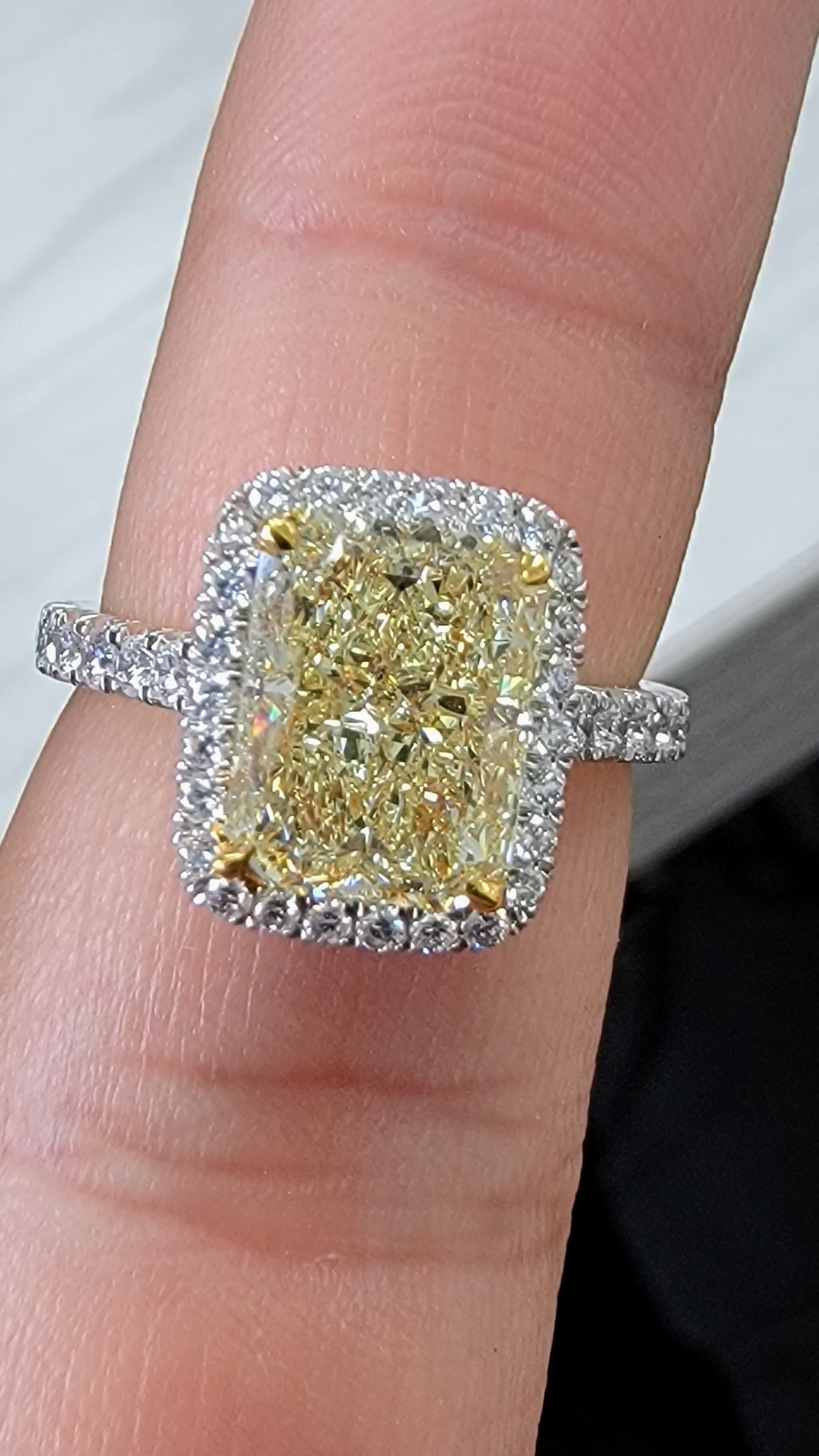 3.01ct Light Yellow Elongated Radiant VS1 GIA Ring