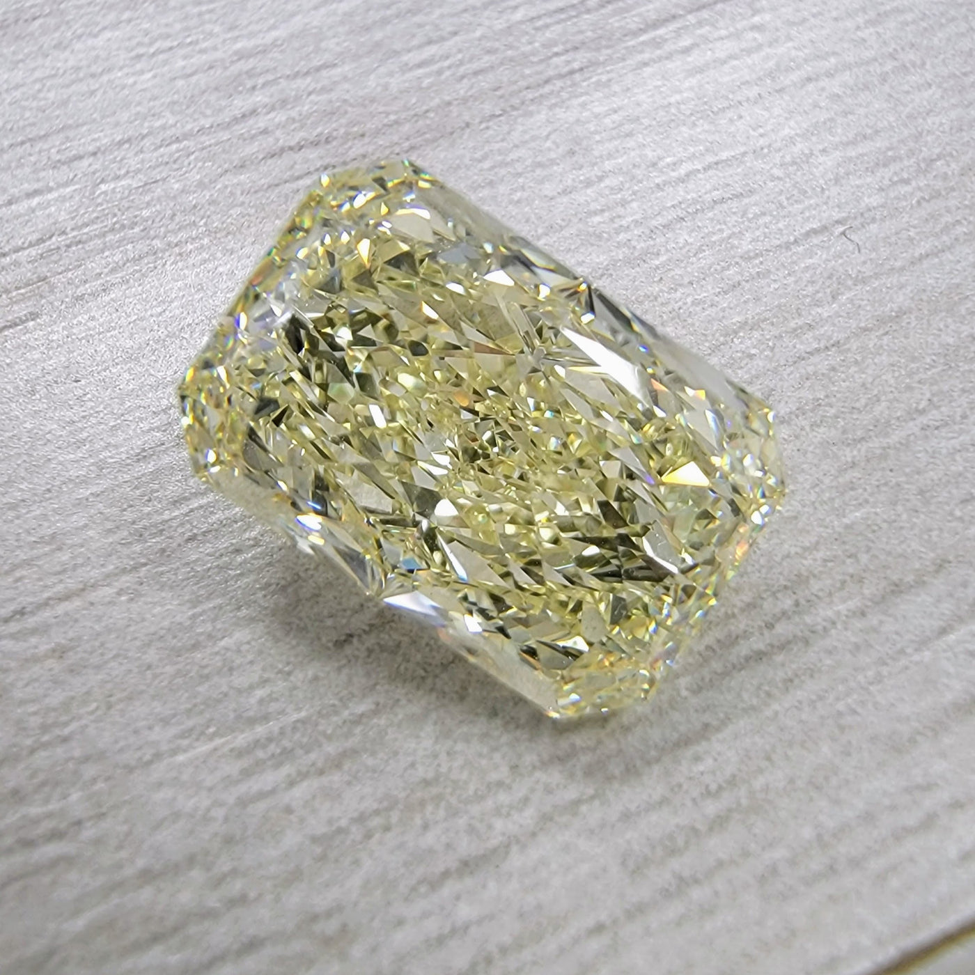 6.03ct Elongated Radiant Light Yellow VS2 GIA