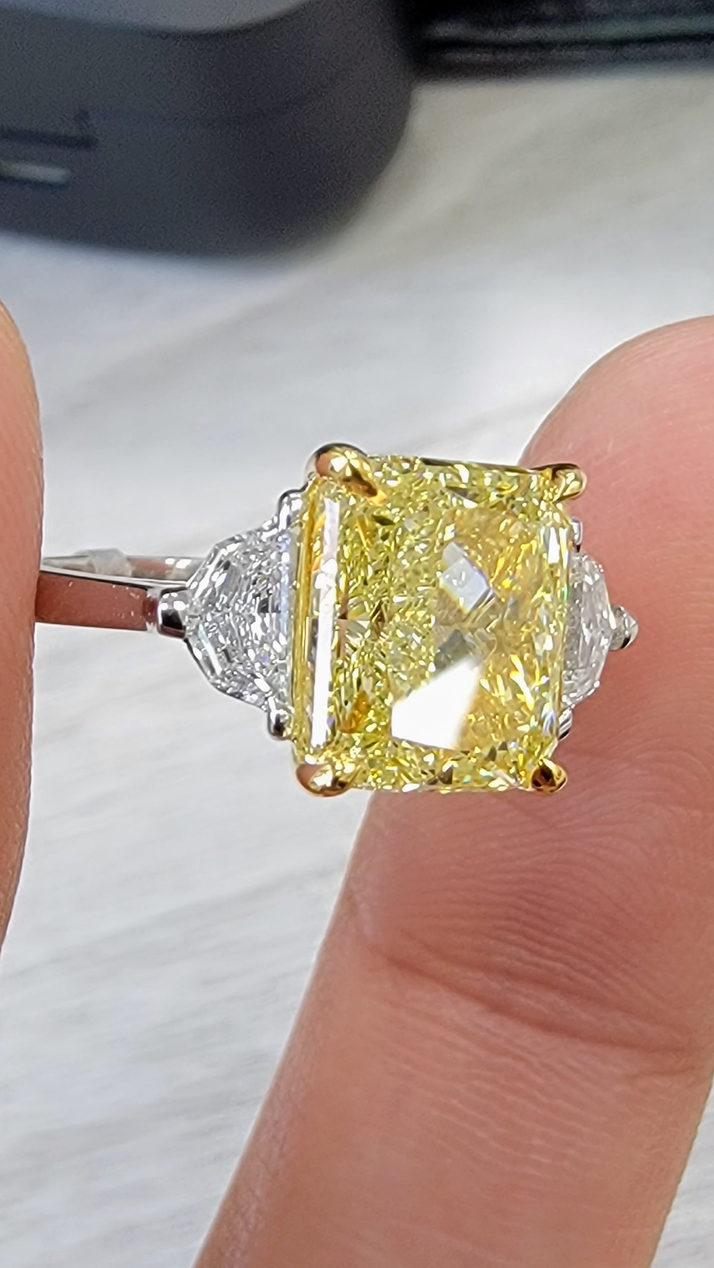 5.01ct Fancy Yellow Elongated Radiant VS1 GIA Ring