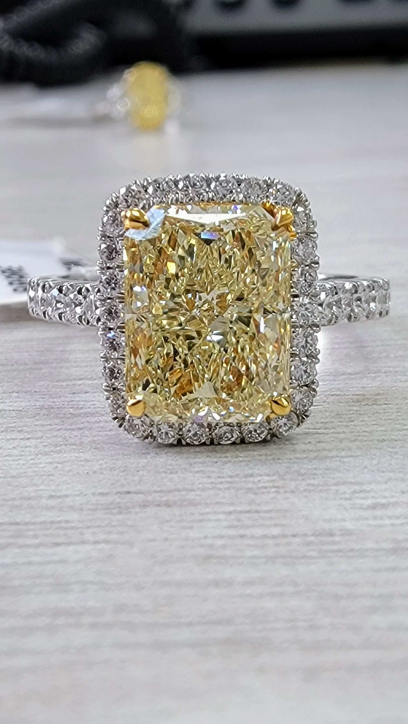 3.01ct Light Yellow Elongated Radiant VS1 GIA Ring