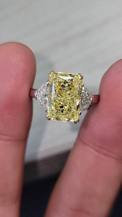 5.02ct Fancy Light Yellow Radiant VVS2 GIA Ring