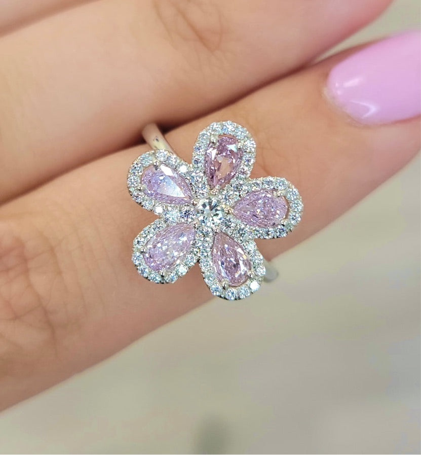 Diamond fashion ring flower