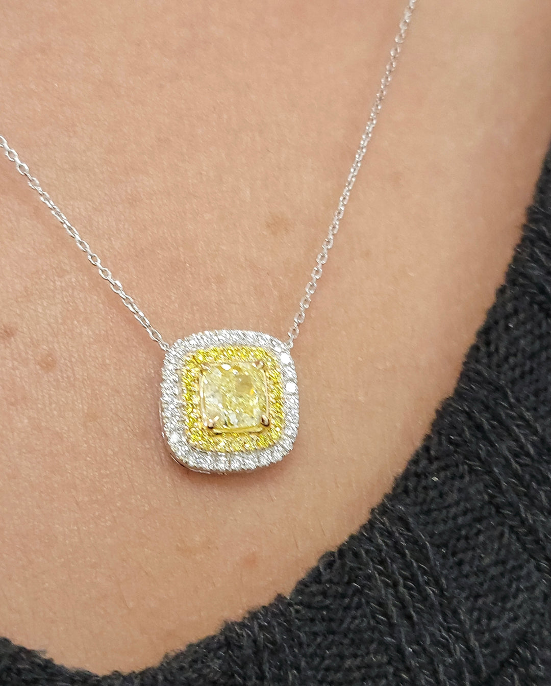 Cushion diamond fashion pendant